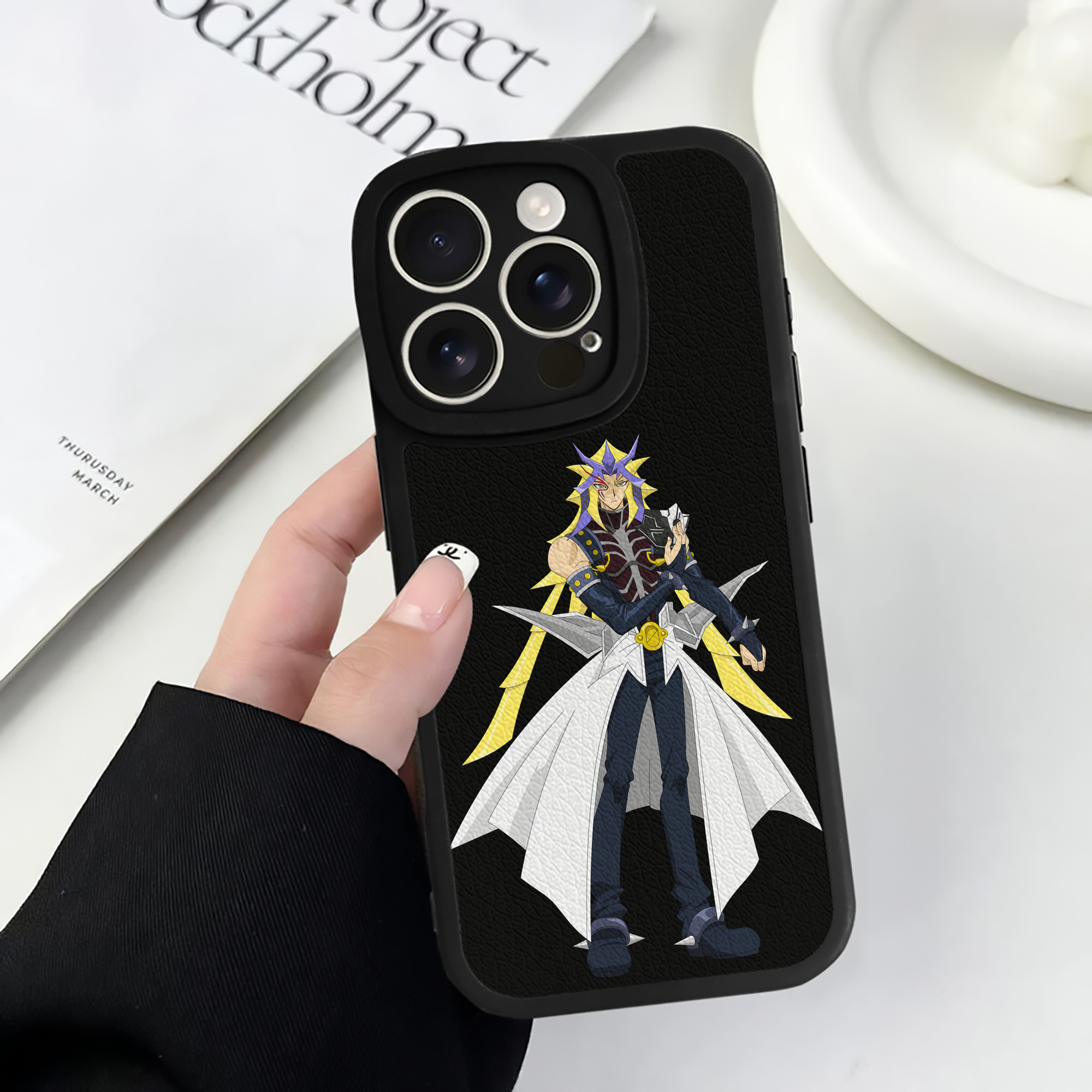 遊☆戯☆王 Yu-Gi-Oh! 【iPhone 16シリーズ対応】シリコンスマホケース（レザー調） 材質：シリコン